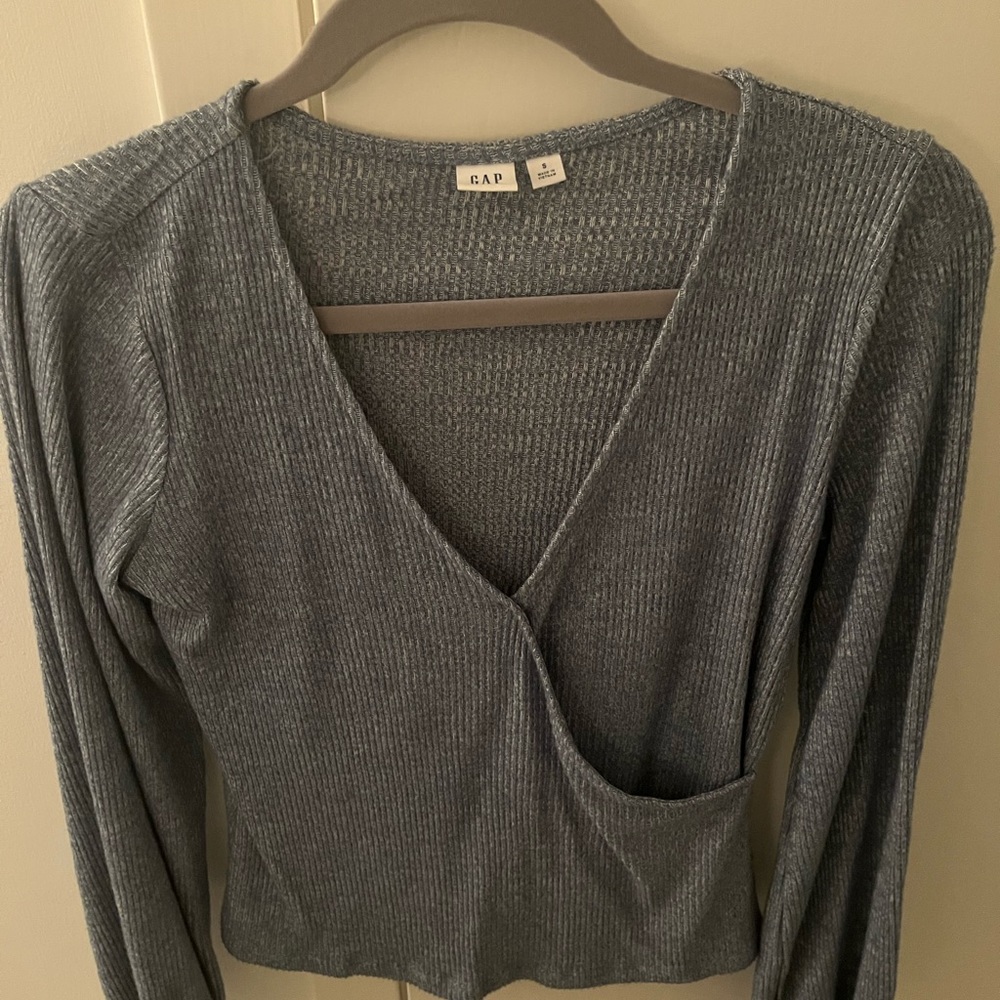 GAP Long Sleeved V-Neck Top